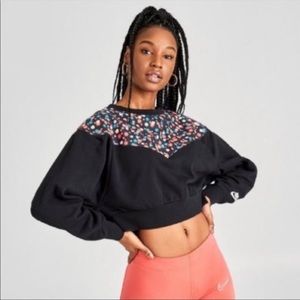 NWT Nike Floral-Print Cropped Fleece Top Size S